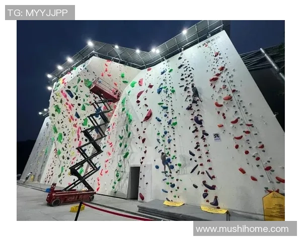 重庆攀岩队的包夹战术解析与攀岩热点的深度探讨